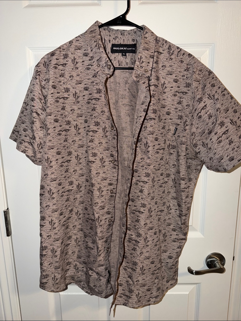 MoLokai Men’s Short Sleeve Button-Up Shirt in Taupe Cactus Print